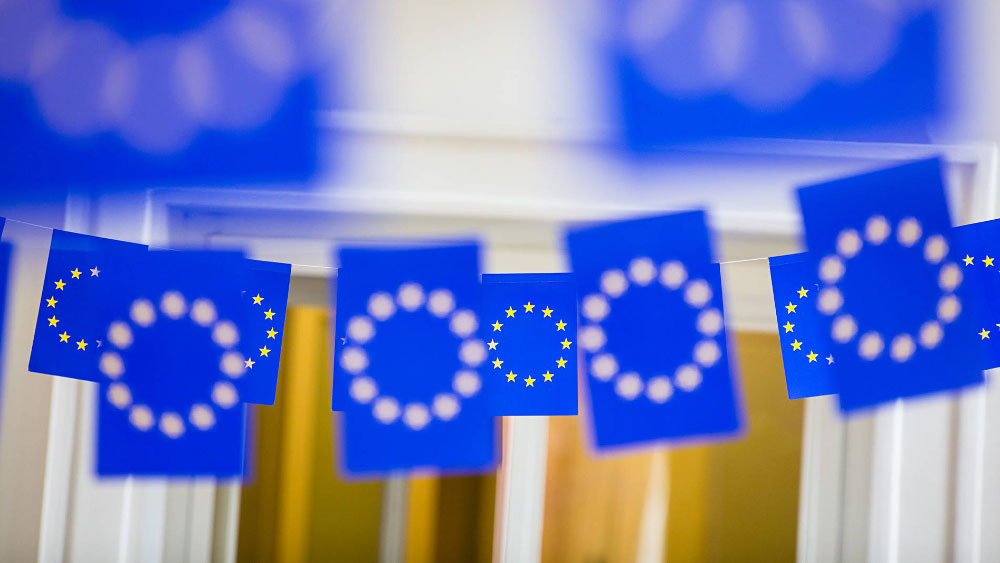 On photo flags of the EU