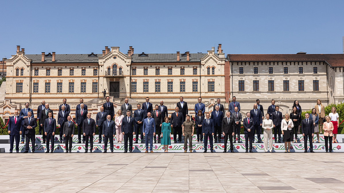 Euroopan poliittisen yhteisön 47 eurooppalaisen maan johtajat ryhmäkuvassa