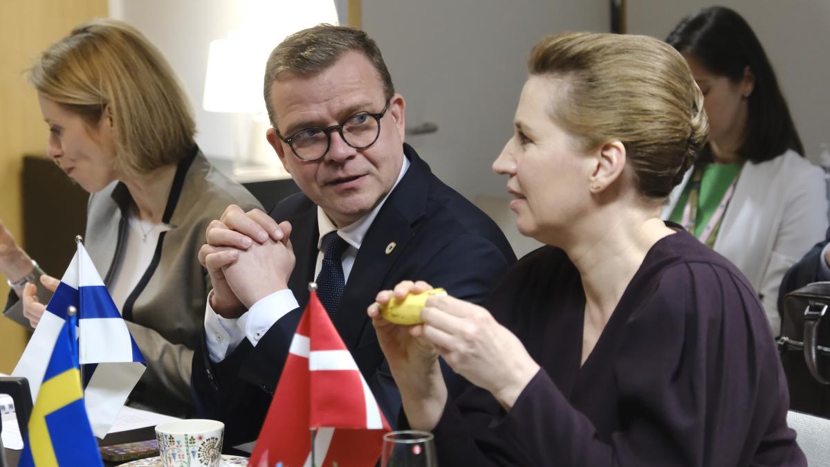 I foto statsminister Petteri Orpo och Danmarks statsminister Mette Frederiksen