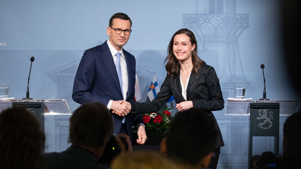 PM Morawiecki and PM Marin shaking hands after the press conference